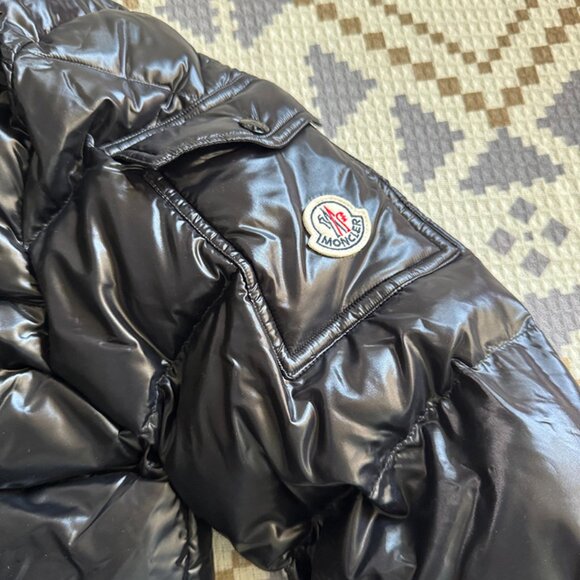 Black Shiny Warm Down Jacket Moncler - Picture 2 of 9